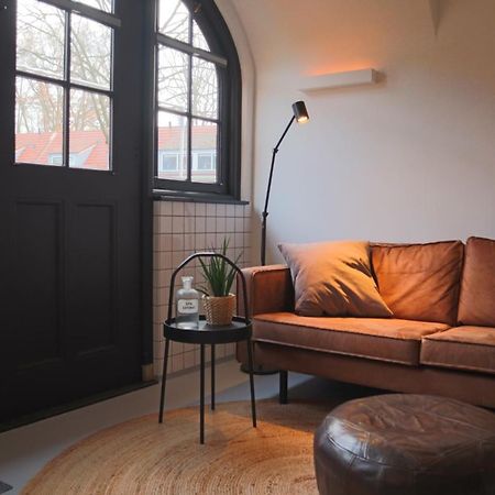 Overnachten In De Oude West-Indieschool Enschede Eksteriør billede