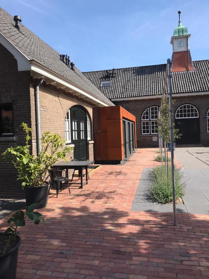 Overnachten In De Oude West-Indieschool Enschede Eksteriør billede